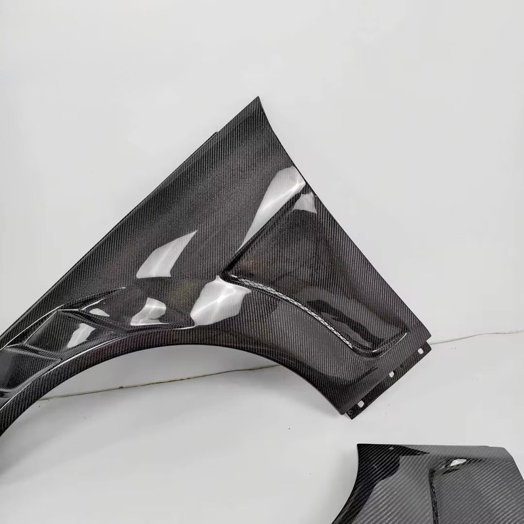Mercedes W204 Carbon Vented Fenders