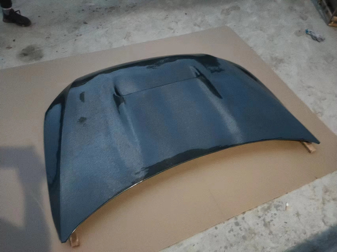 Golf Mk7/7.5 Carbon Fibre Centre Scoop Bonnet
