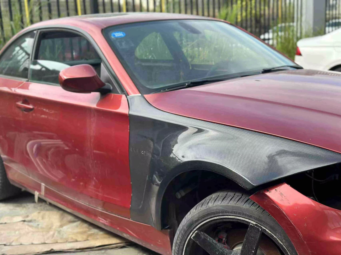 E82 Carbon Fibre Fenders/Front wings