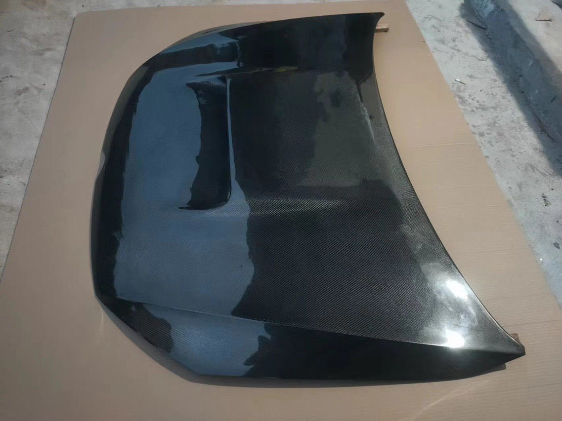 Golf Mk7/7.5 Carbon Fibre Centre Scoop Bonnet