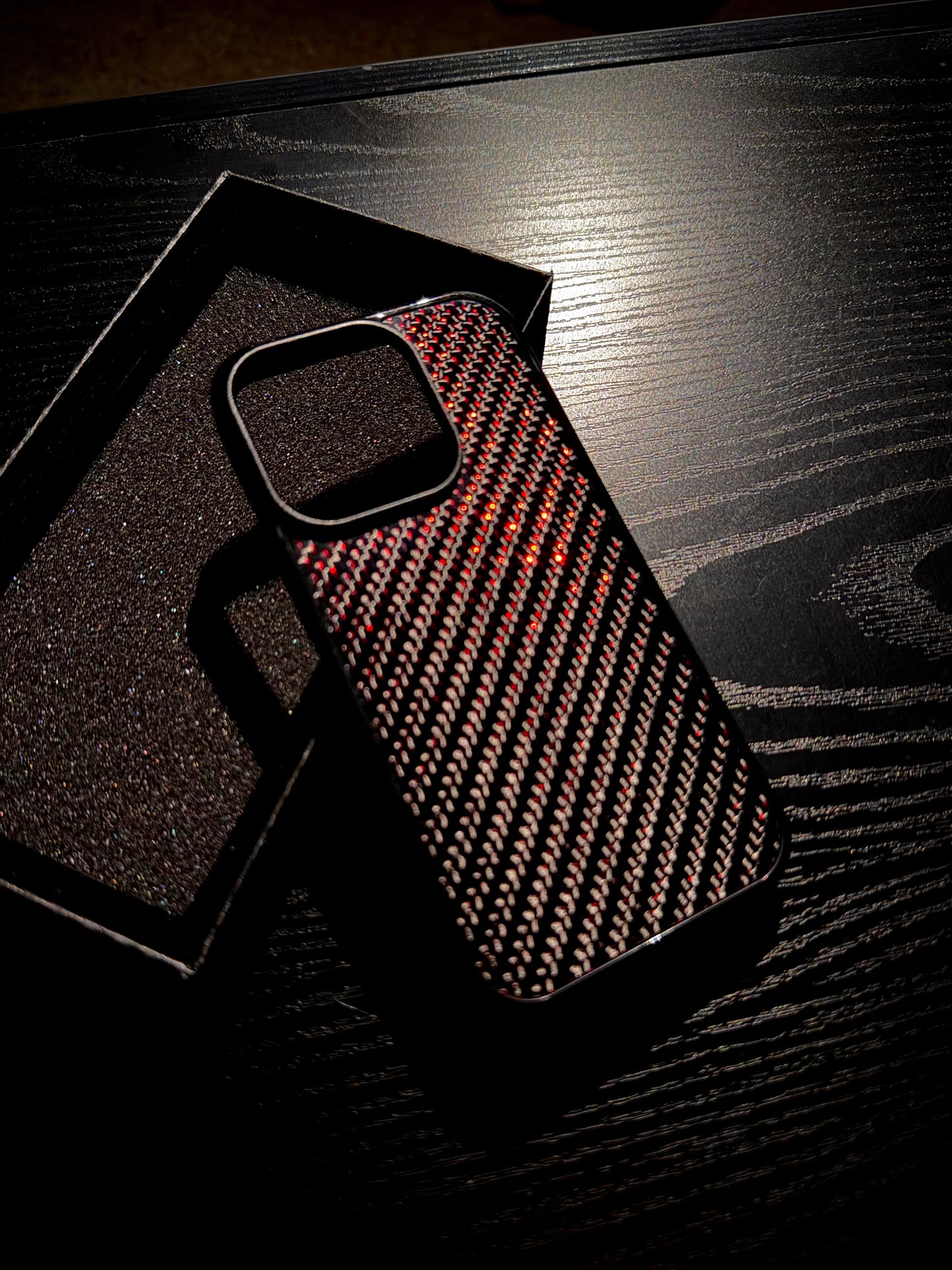 Blaze Red 3K Twill MagSafe Carbon fibre