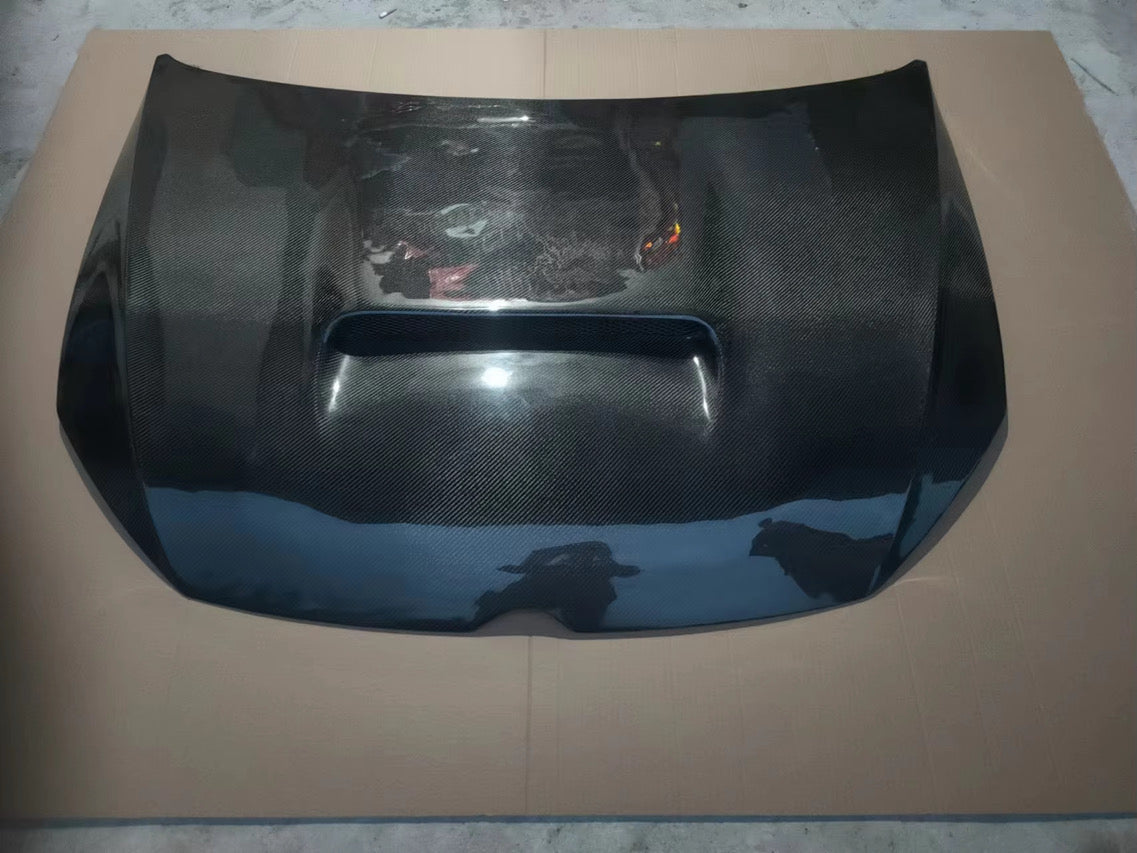 Golf Mk7/7.5 Carbon Fibre Centre Scoop Bonnet